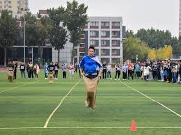 模仿帝模仿詹姆斯是如何训练的，迅若奔雷，心无旁骛